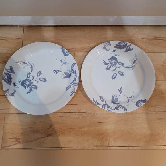 2 Corelle Impressions Provencal dinner plates - Picture 2 of 3